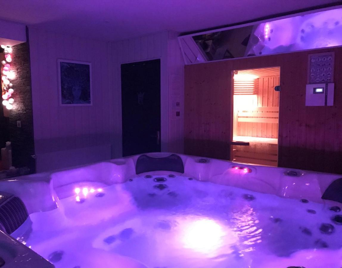Freulleville Gite Piscine Jacuzzi Privatises Clos Valentin מראה חיצוני תמונה